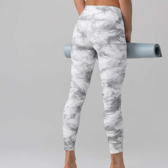 Lululemon Full on Luxtreme Leggings Size 4 - Picture 2 of 2